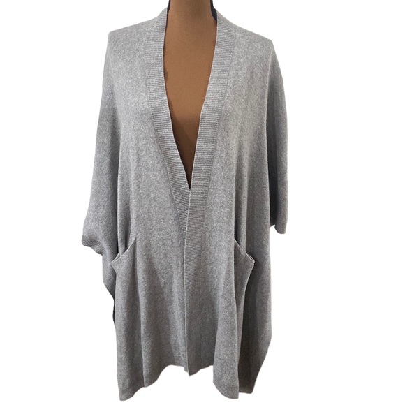 Aritzia Golden by TNA Roohan grey alpaca wool blend sweater poncho size XXS / XS - Picture 1 of 12